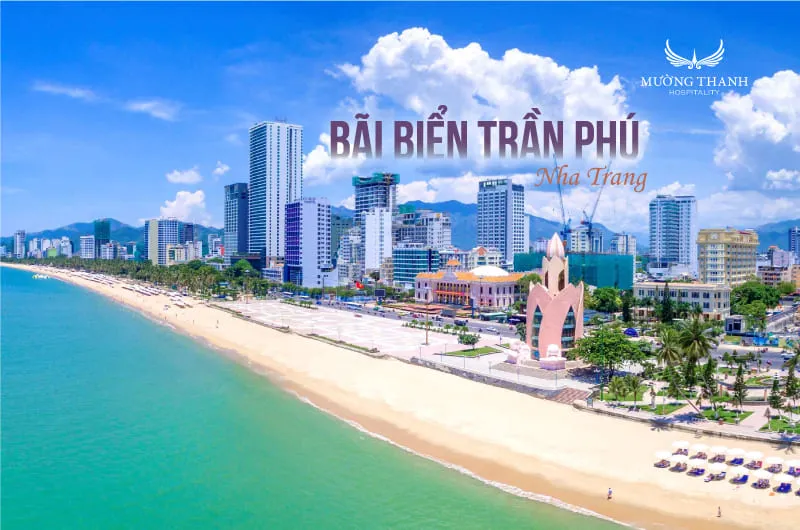 Bờ biển Việt Nam trải dài với đường cát trắng và làn nước xanh biếc